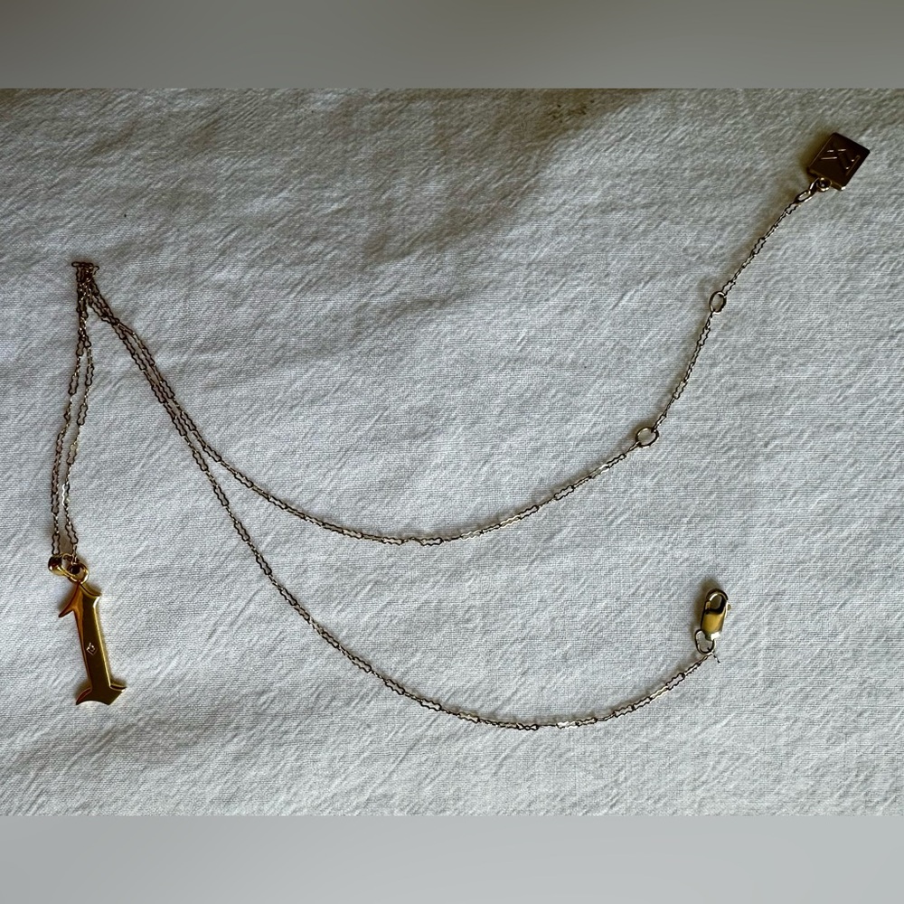 Miranda Frye chain and charm